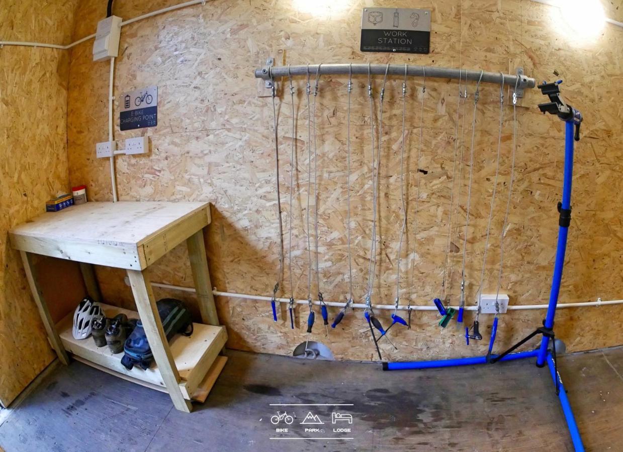 Bike Park Lodge Merthyr Tydfil Eksteriør billede